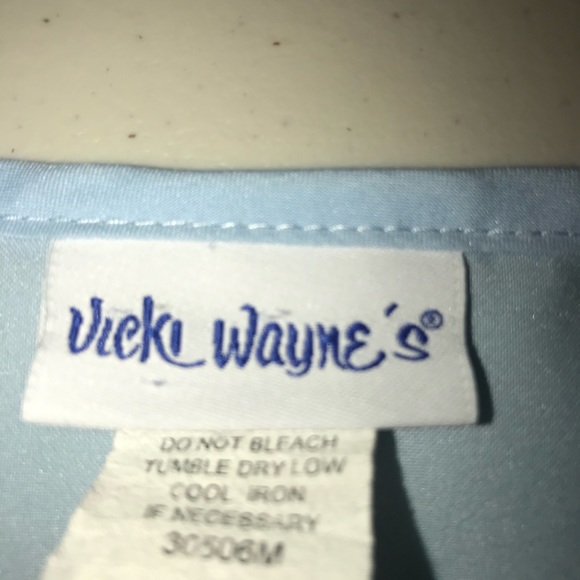 Vicki Wayne’s Lightweight Top 1907 - Picture 5 of 6